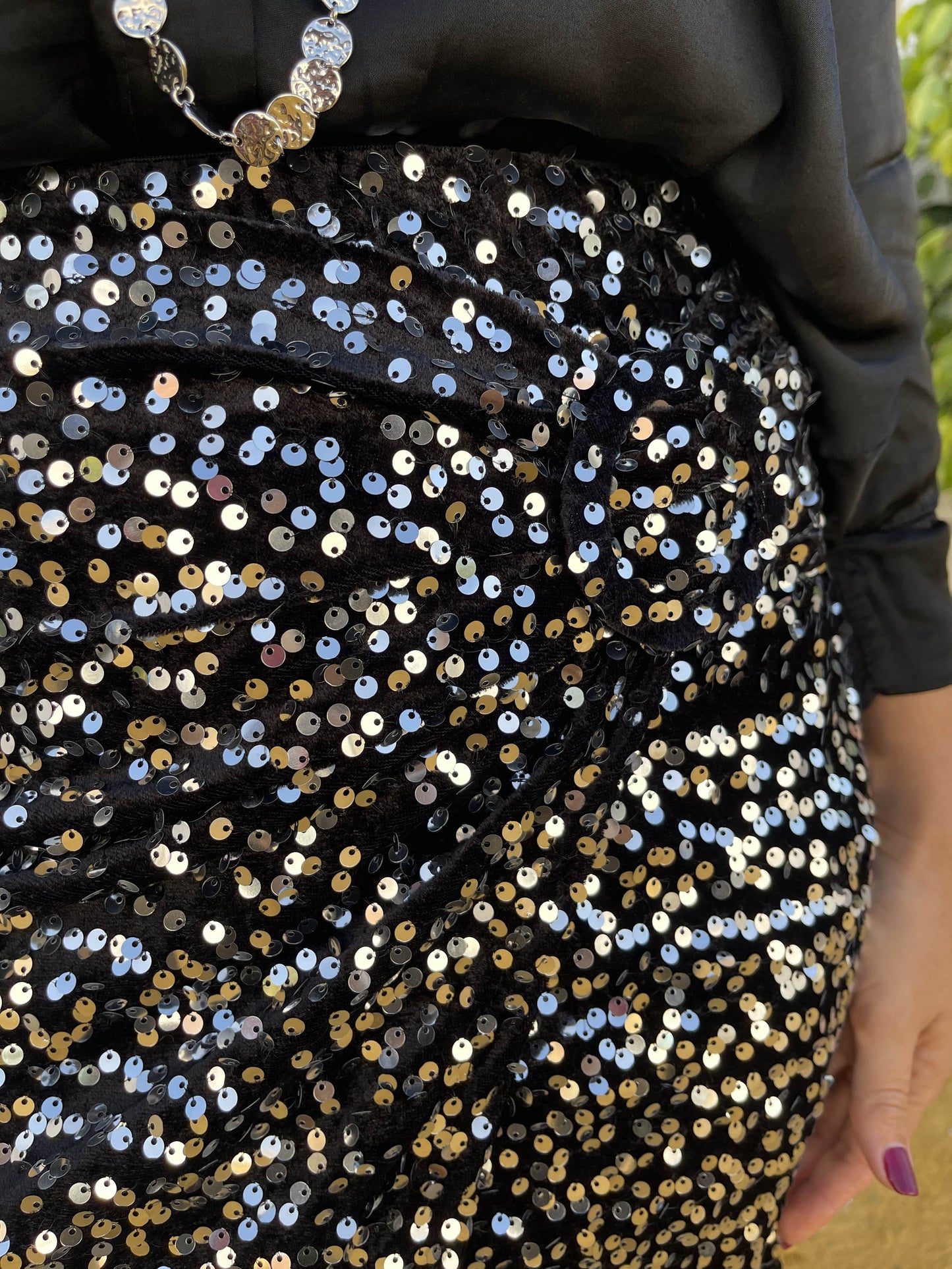 FALDA DRAPEADA TERCIOPELO Y LENTEJUELAS