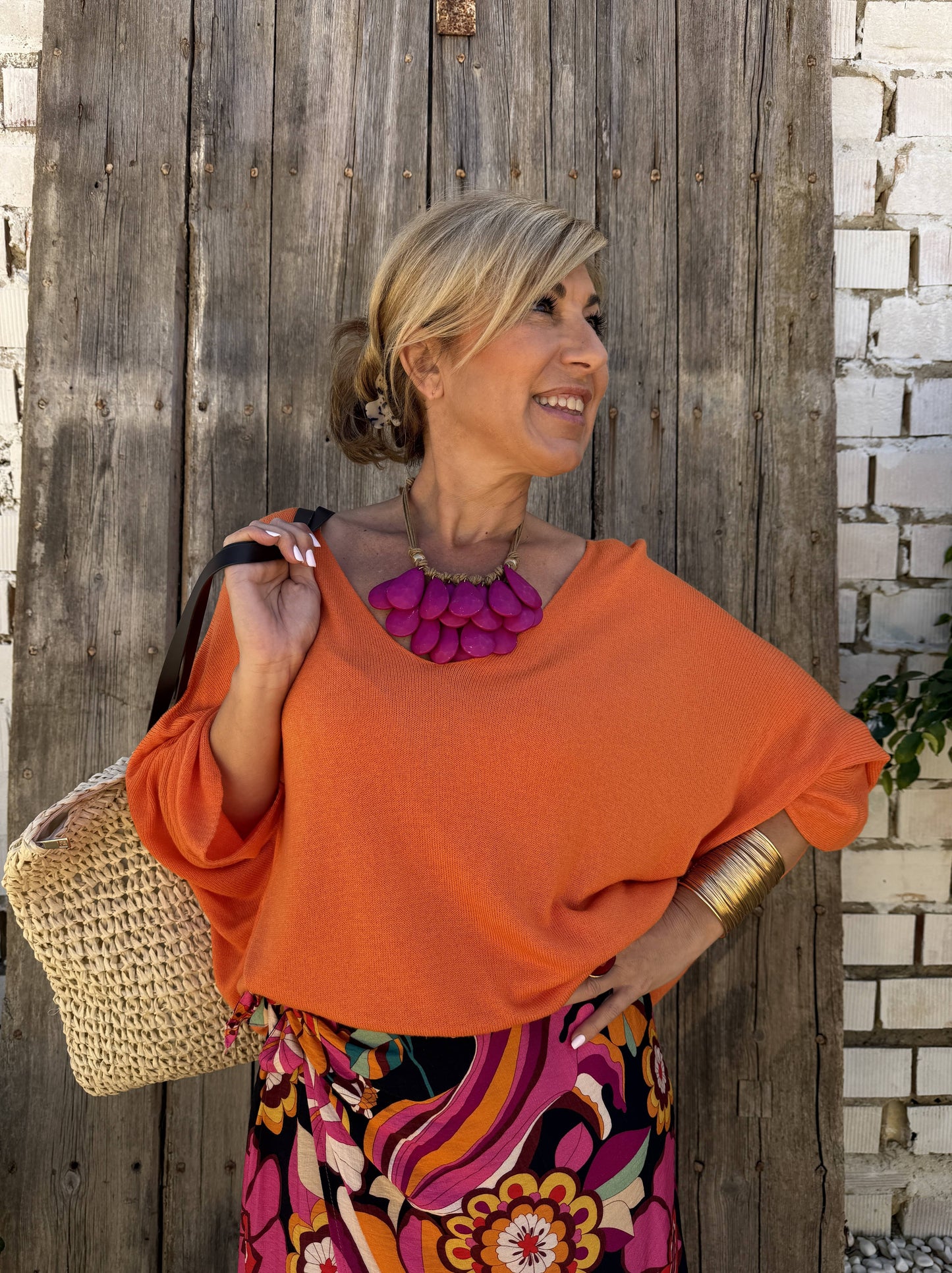 WOODEN PETAL NECKLACE