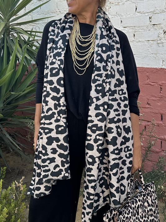 PESCOÇO DE LEOPARDO DE INVERNO
