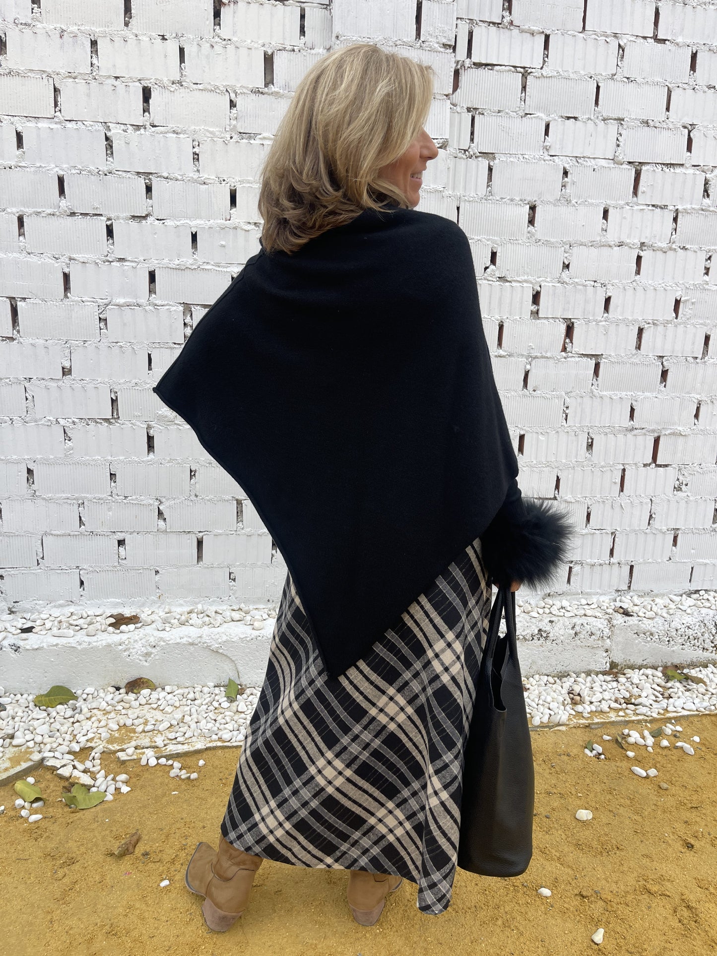 PONCHO BÁSICO NEGRO