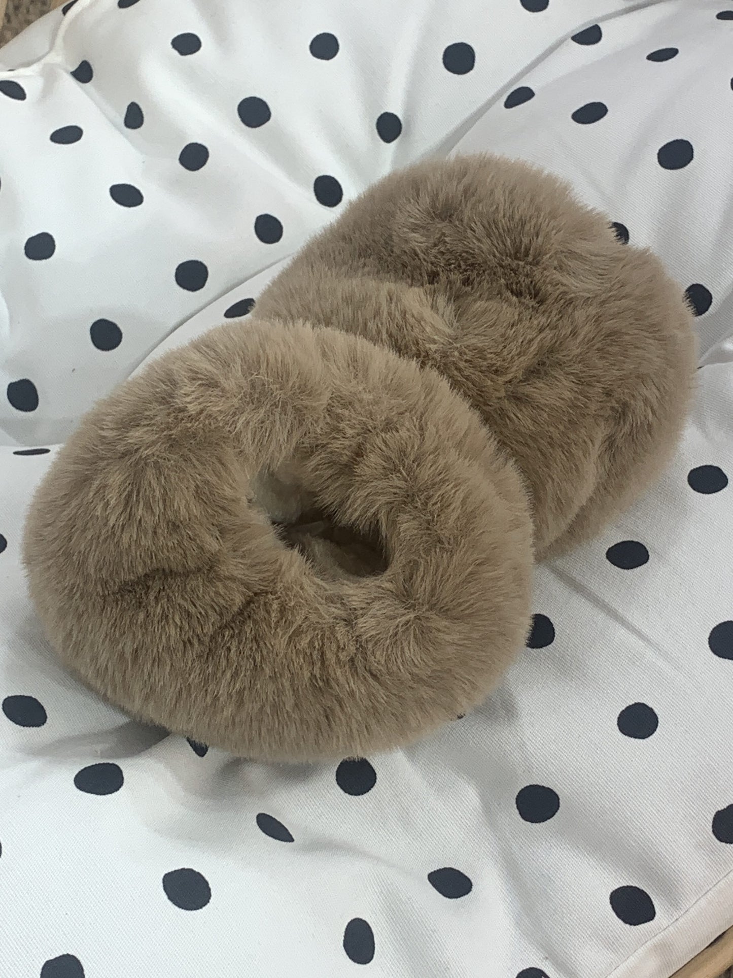PUNHO DE CABELO DE URSO
