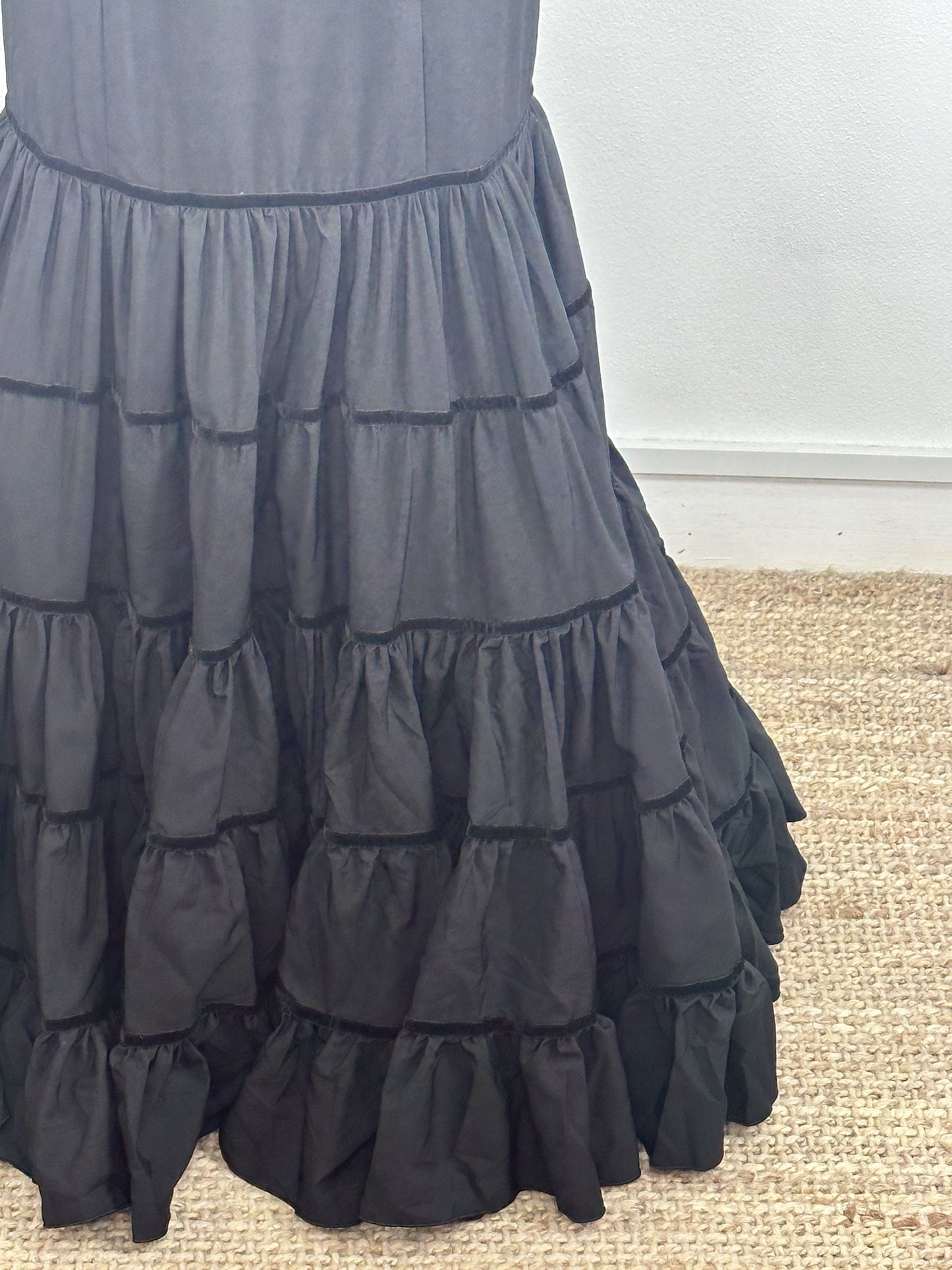 TRAJE CANASTERO LISO
