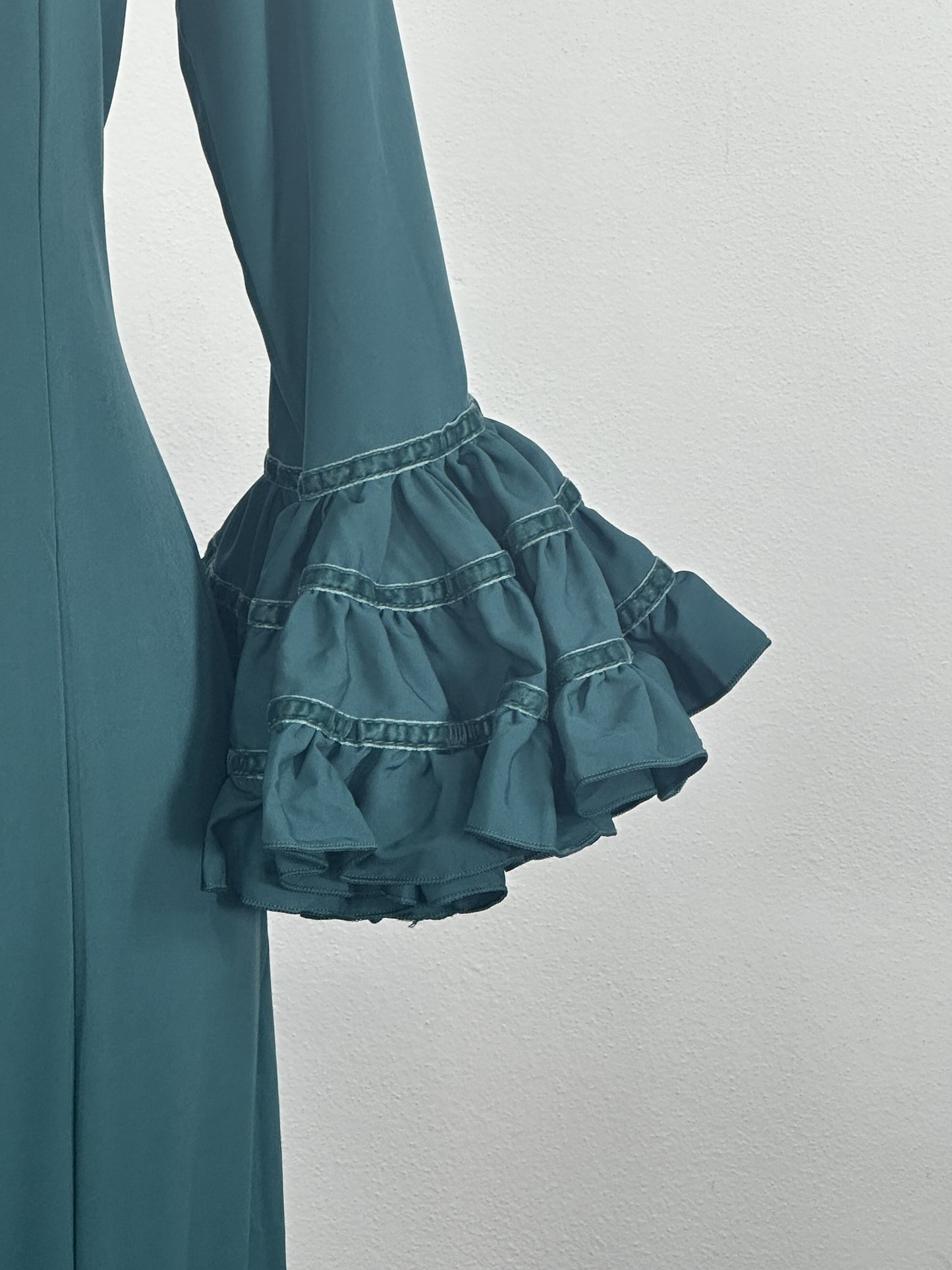 TRAJE CANASTERO LISO