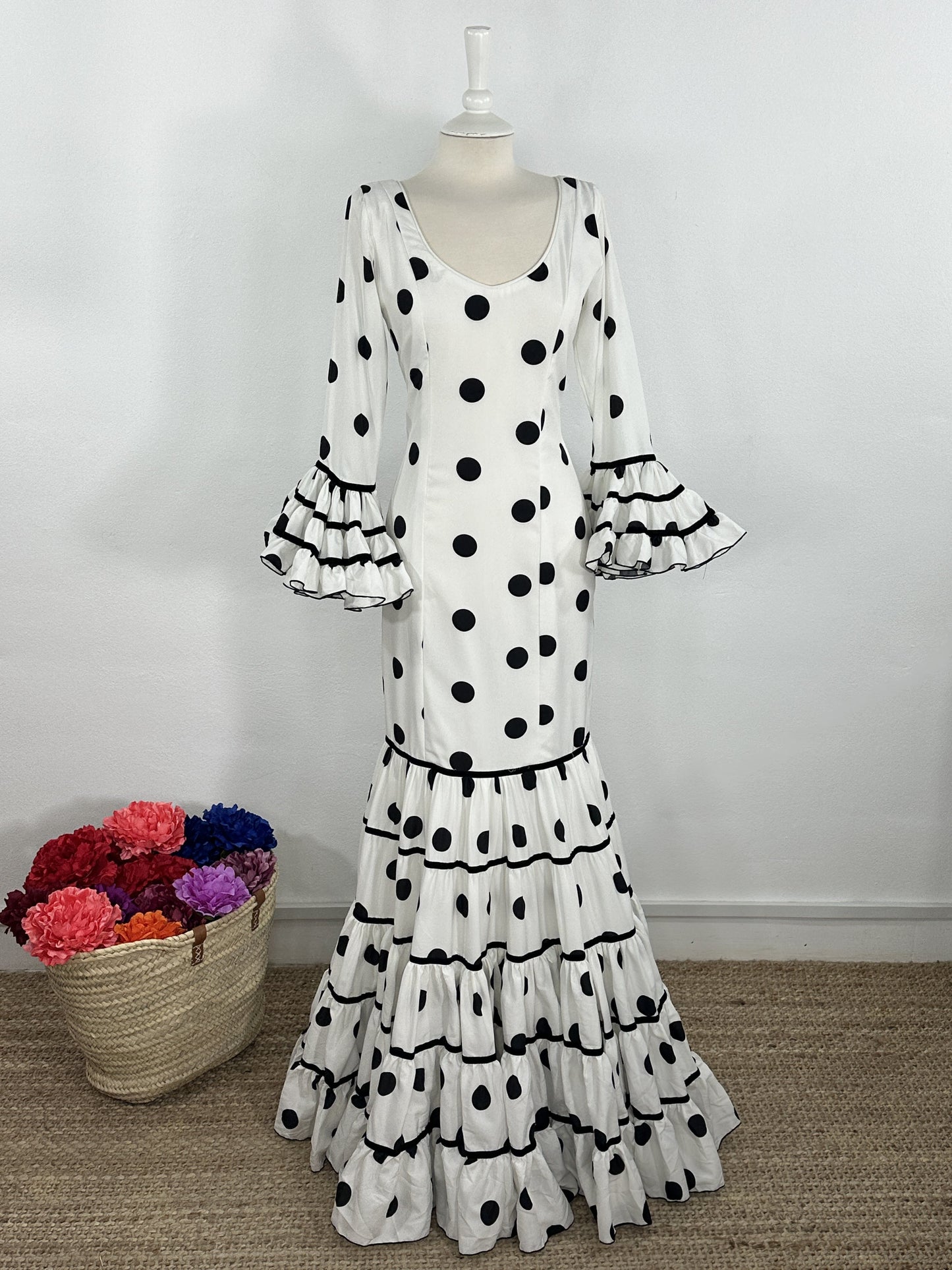 TRAJE CANASTERO LUNARES