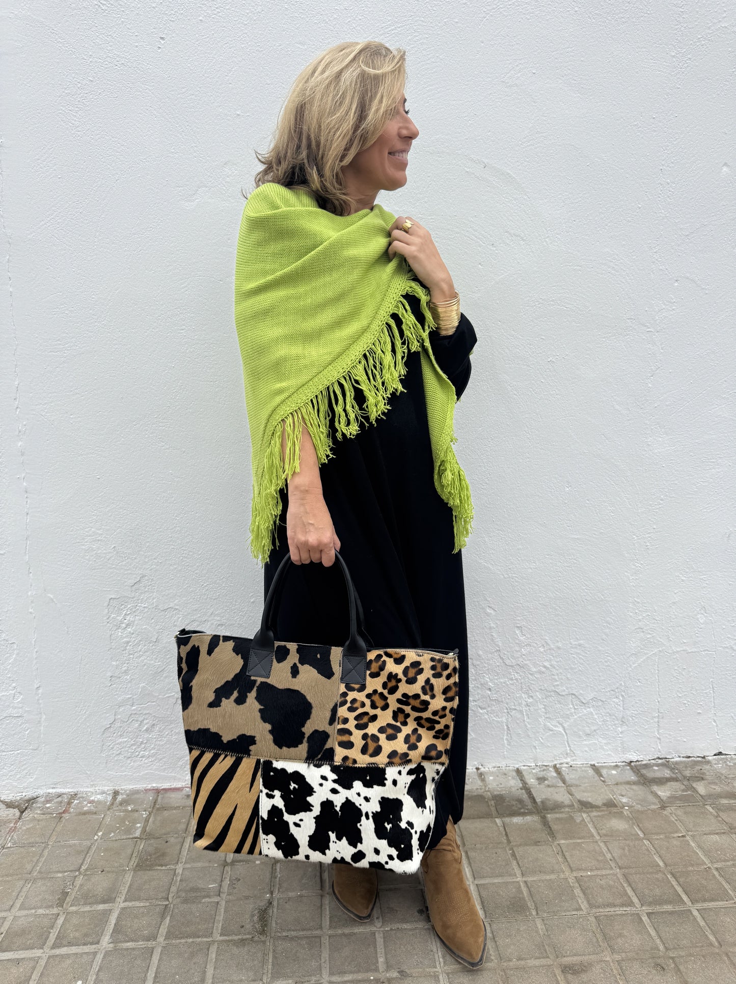 VESTIDO BÁSICO DE MALHA CURVADAS