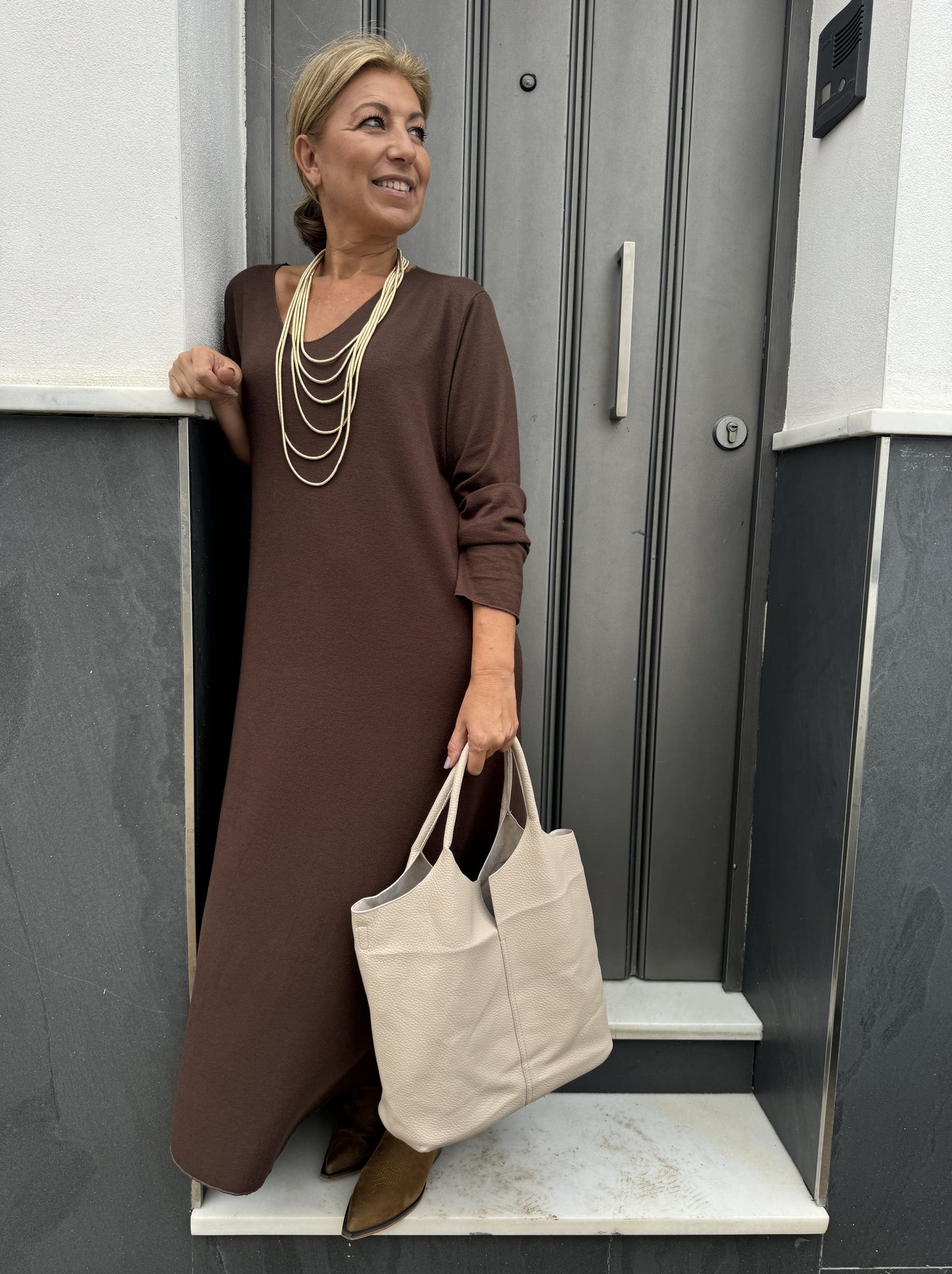 VESTIDO BÁSICO DE MALHA CURVADAS