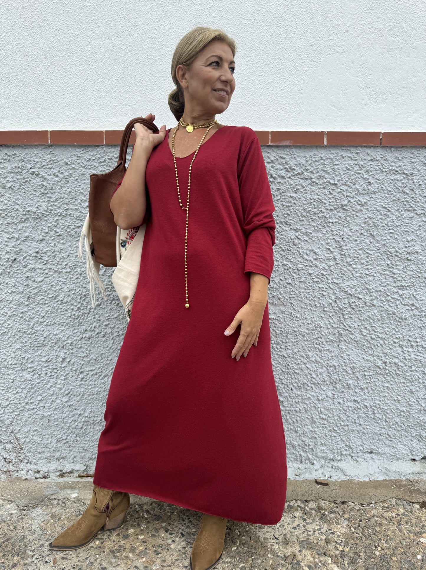 VESTIDO BÁSICO DE MALHA CURVADAS