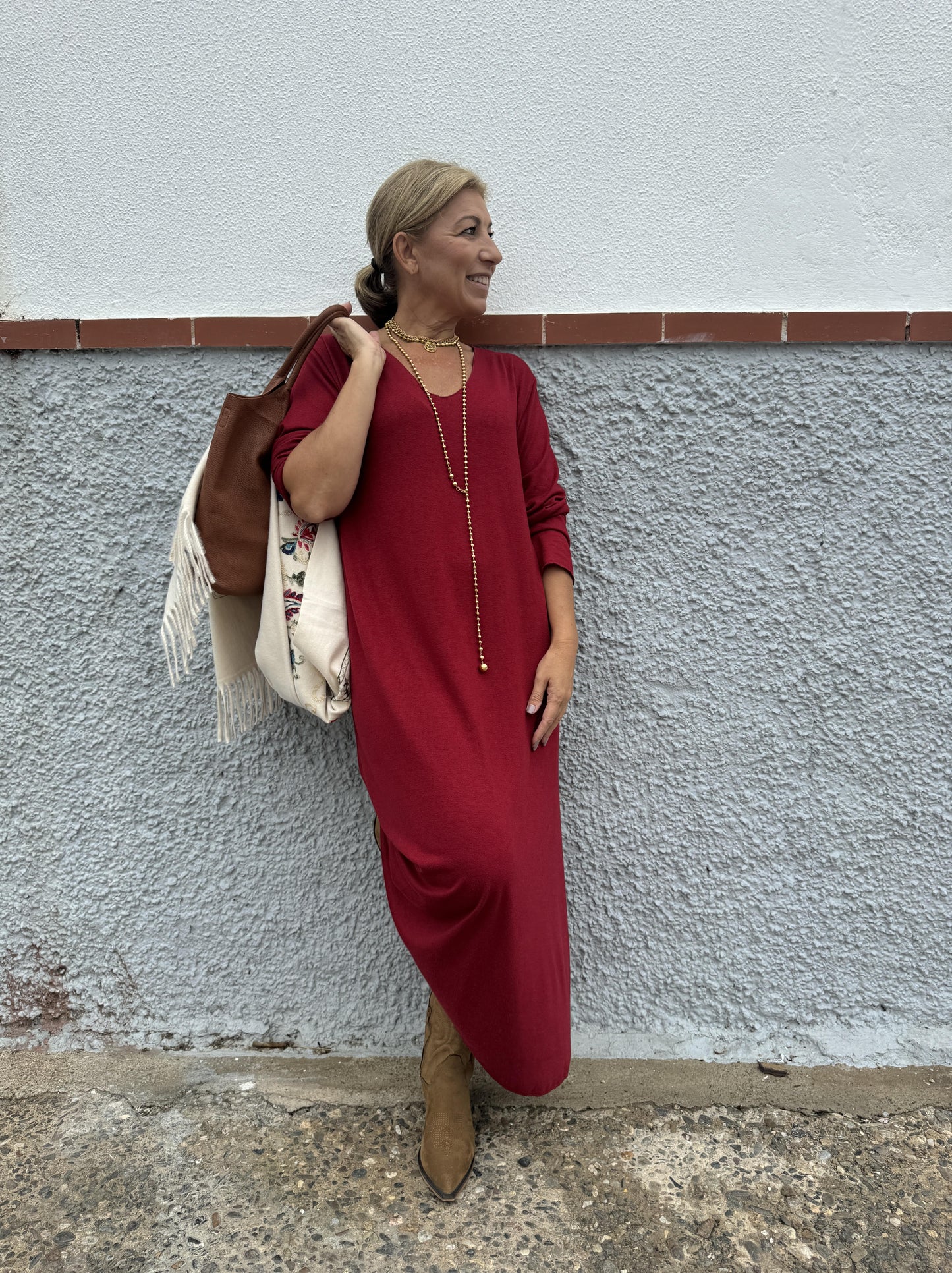 VESTIDO BÁSICO DE MALHA CURVADAS