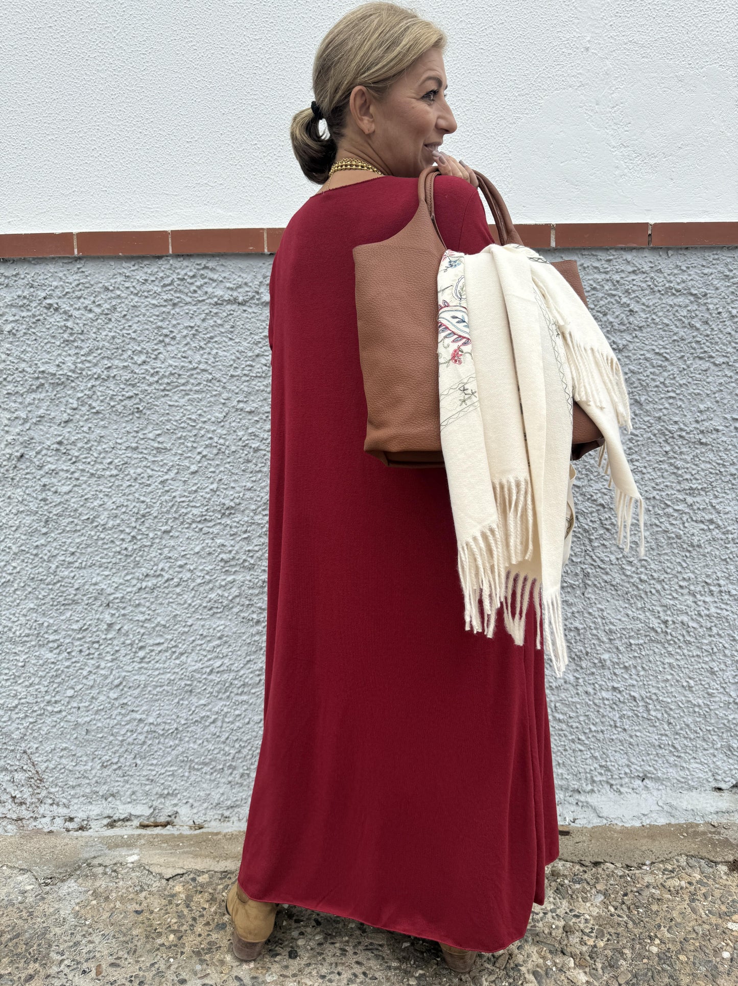 VESTIDO BÁSICO DE MALHA CURVADAS