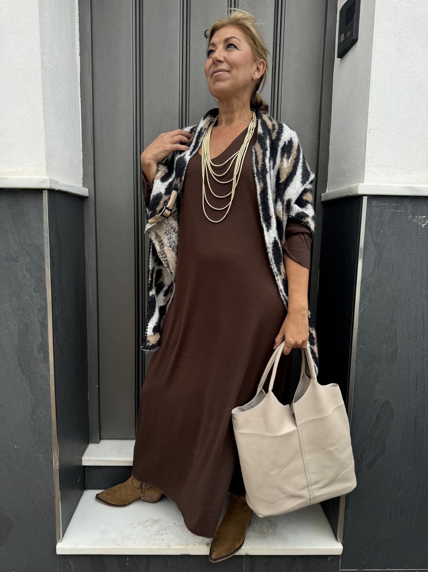 VESTIDO BÁSICO DE MALHA CURVADAS
