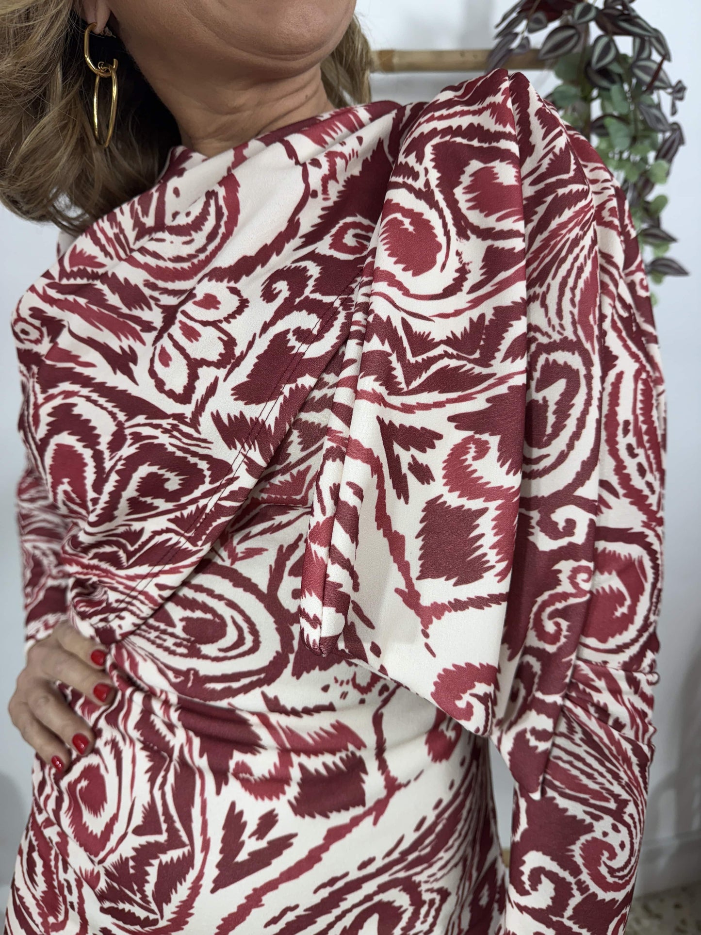 VESTIDO ESTAMPADO LAZO HOMBRO