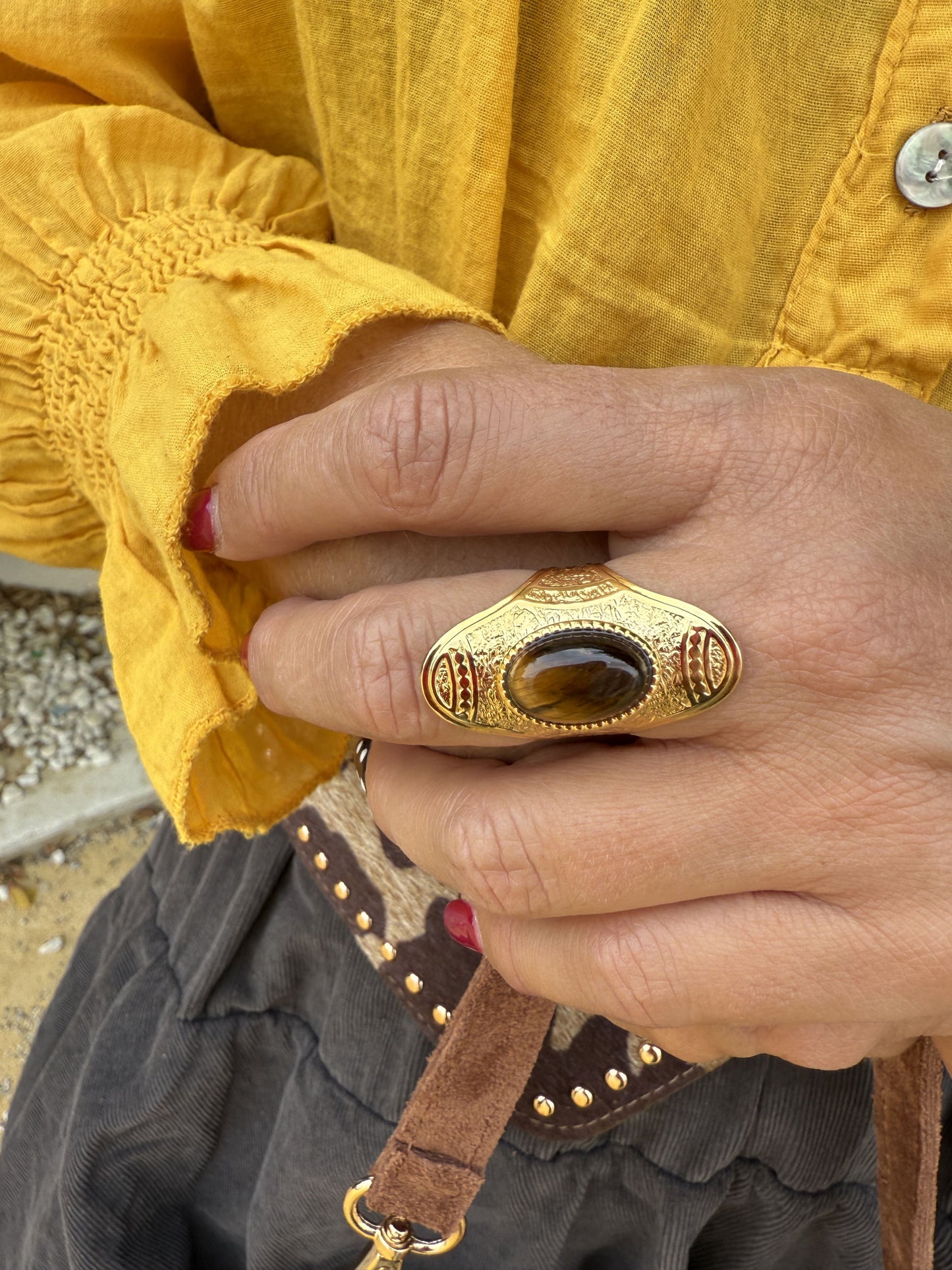 ANILLO AKILA