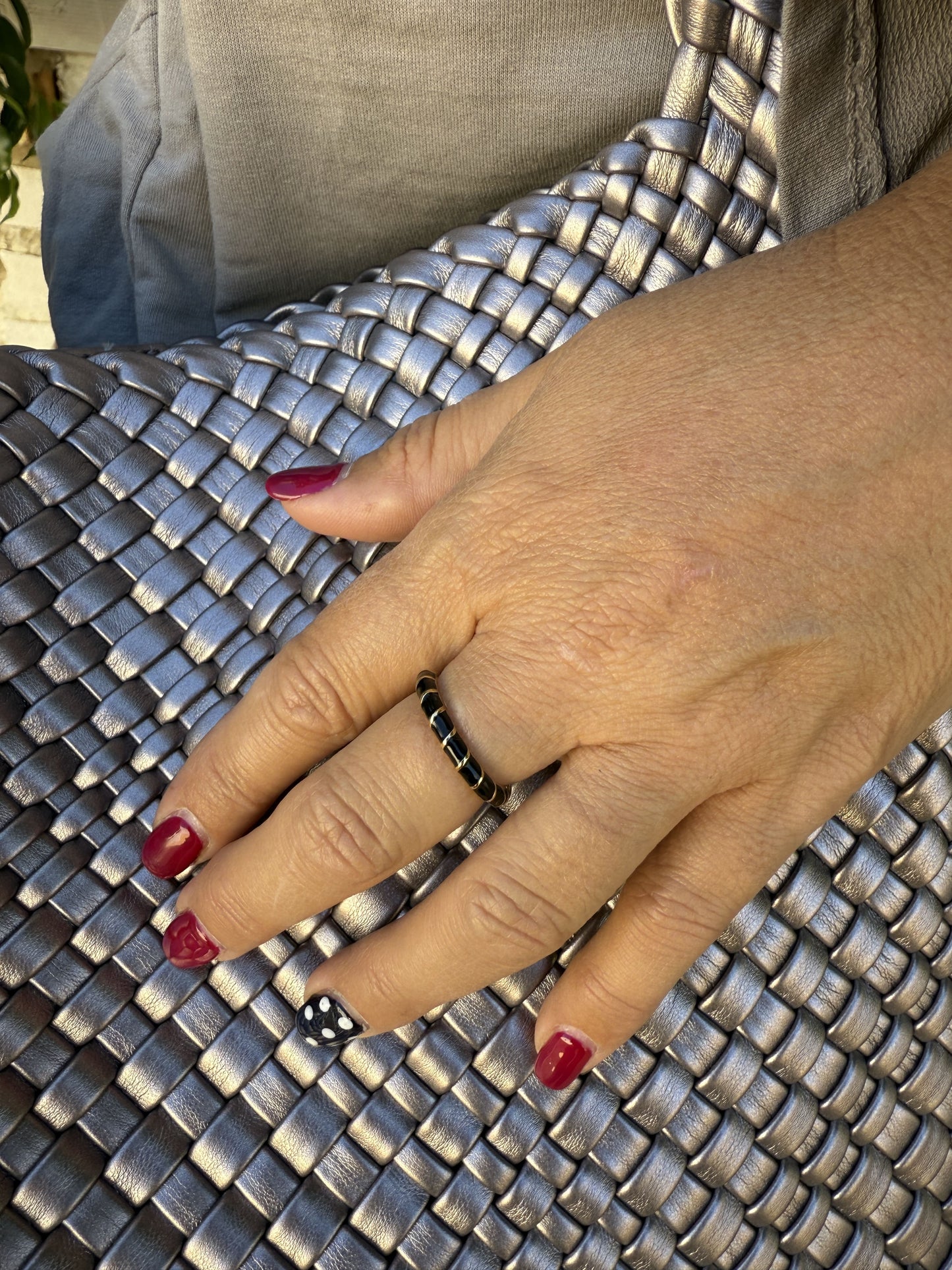 ANILLO ESMALTADO RELIEVE