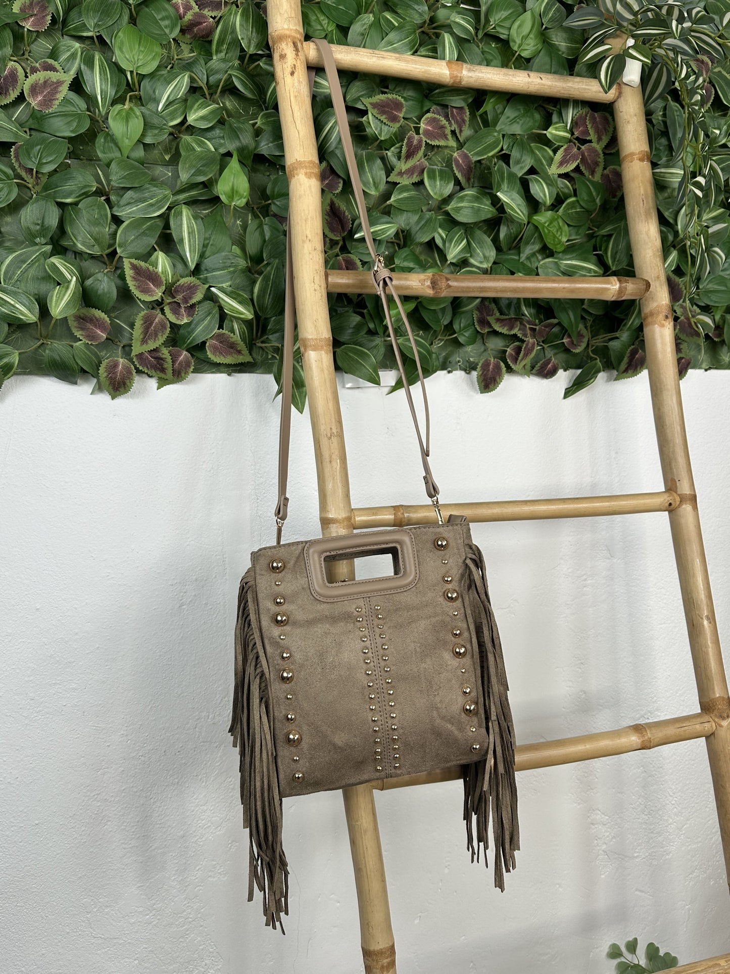 BOLSO ANTELINA TACHUELAS