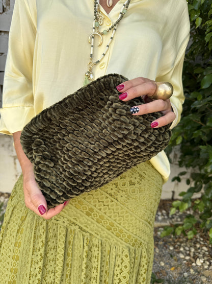 BOLSO CLUNCH CHENILLA
