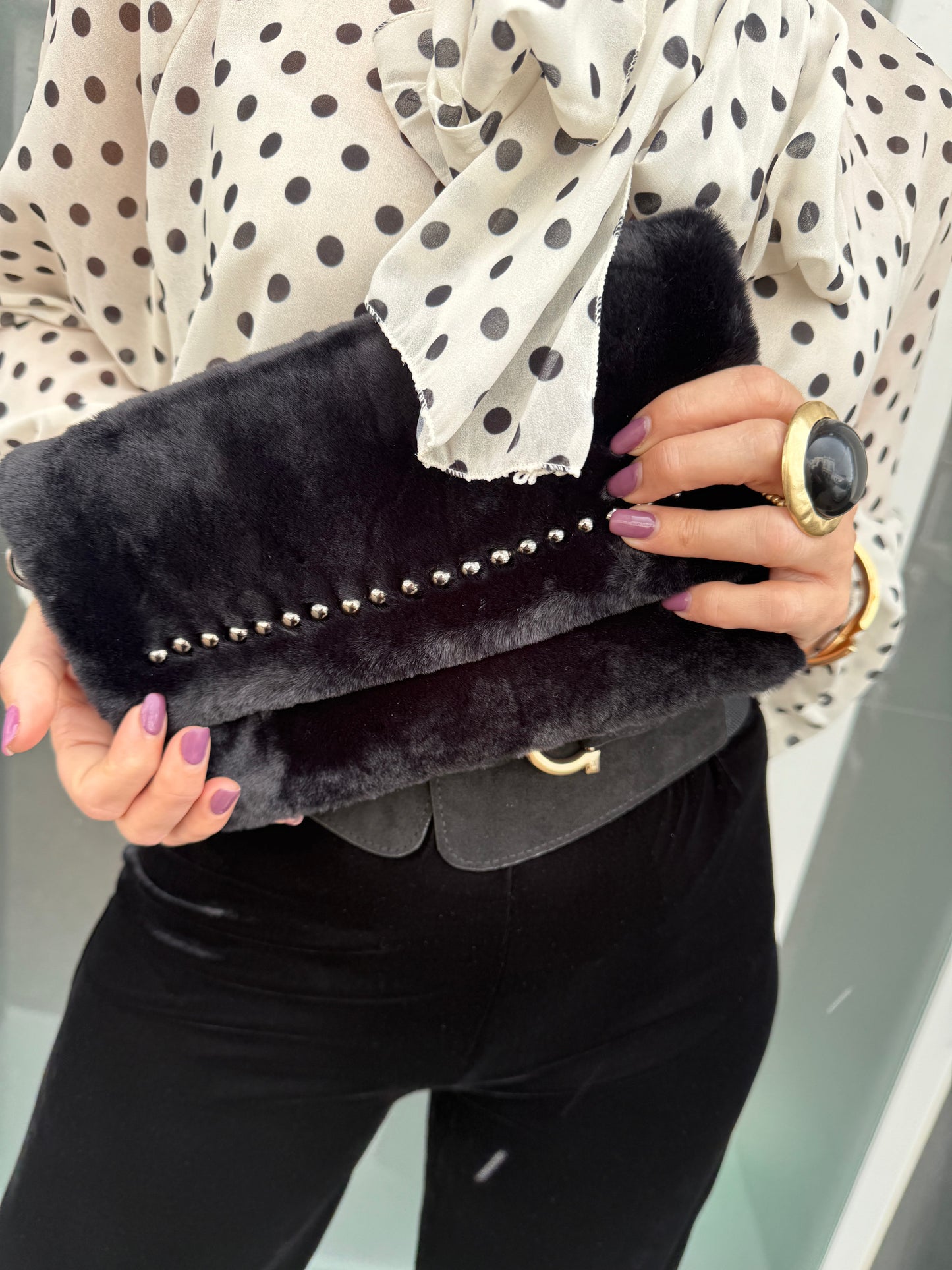 BOLSO PELO TACHUELAS