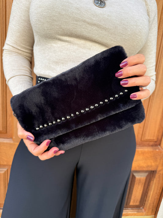 BOLSO PELO TACHUELAS