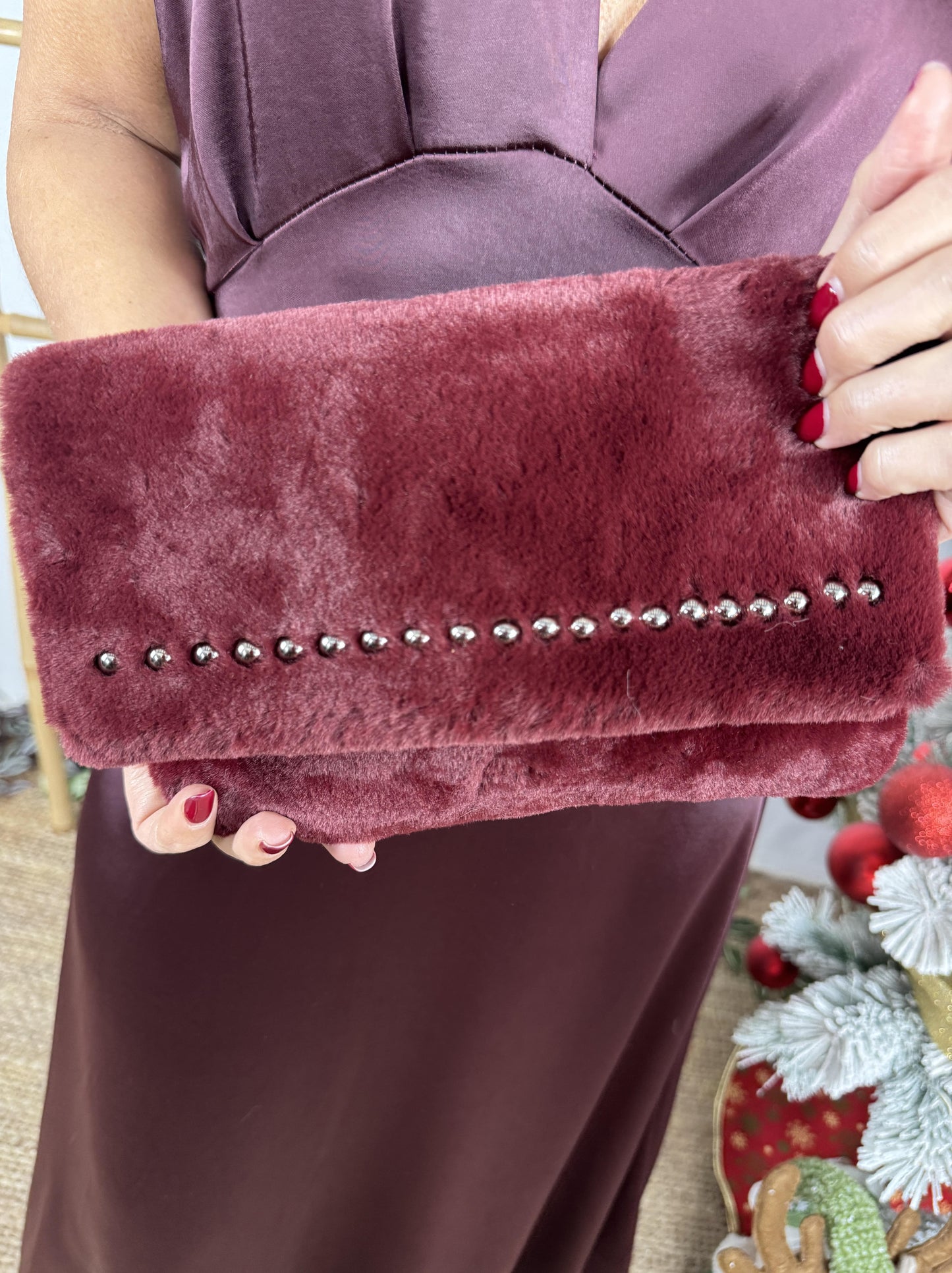 BOLSO PELO TACHUELAS