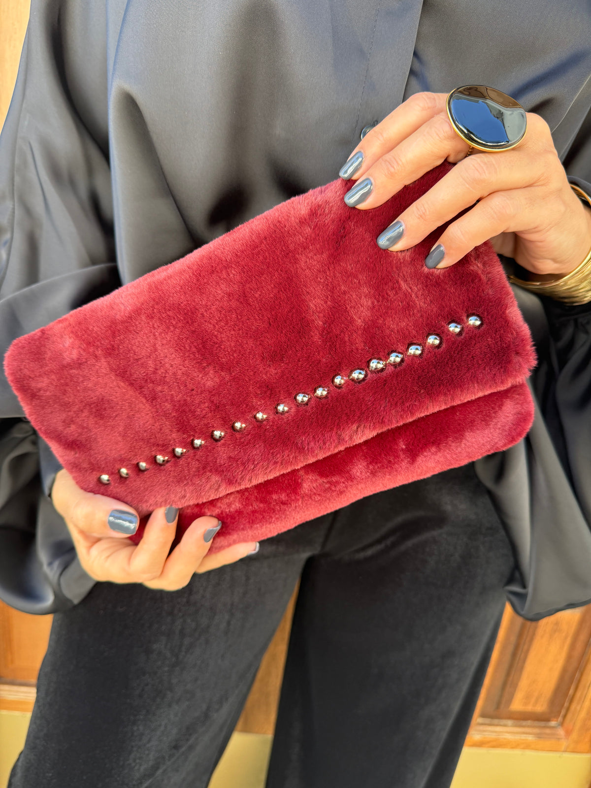 BOLSO PELO TACHUELAS