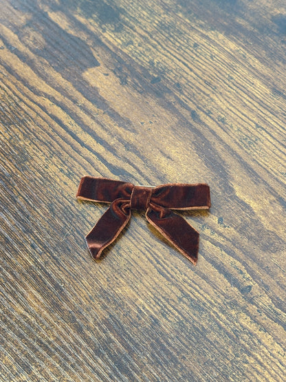 BROCHE LAZO TERCIOPELO