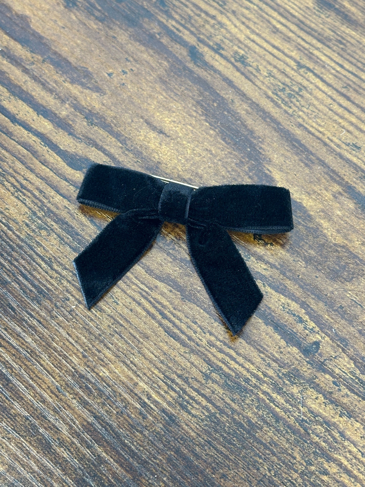 BROCHE LAZO TERCIOPELO