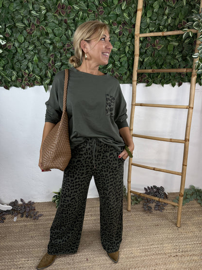 CAMISETA BOLSILLO LEOPARDO