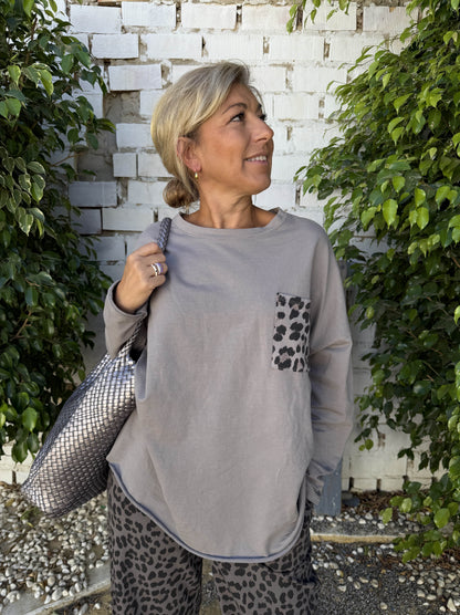 CAMISETA BOLSILLO LEOPARDO