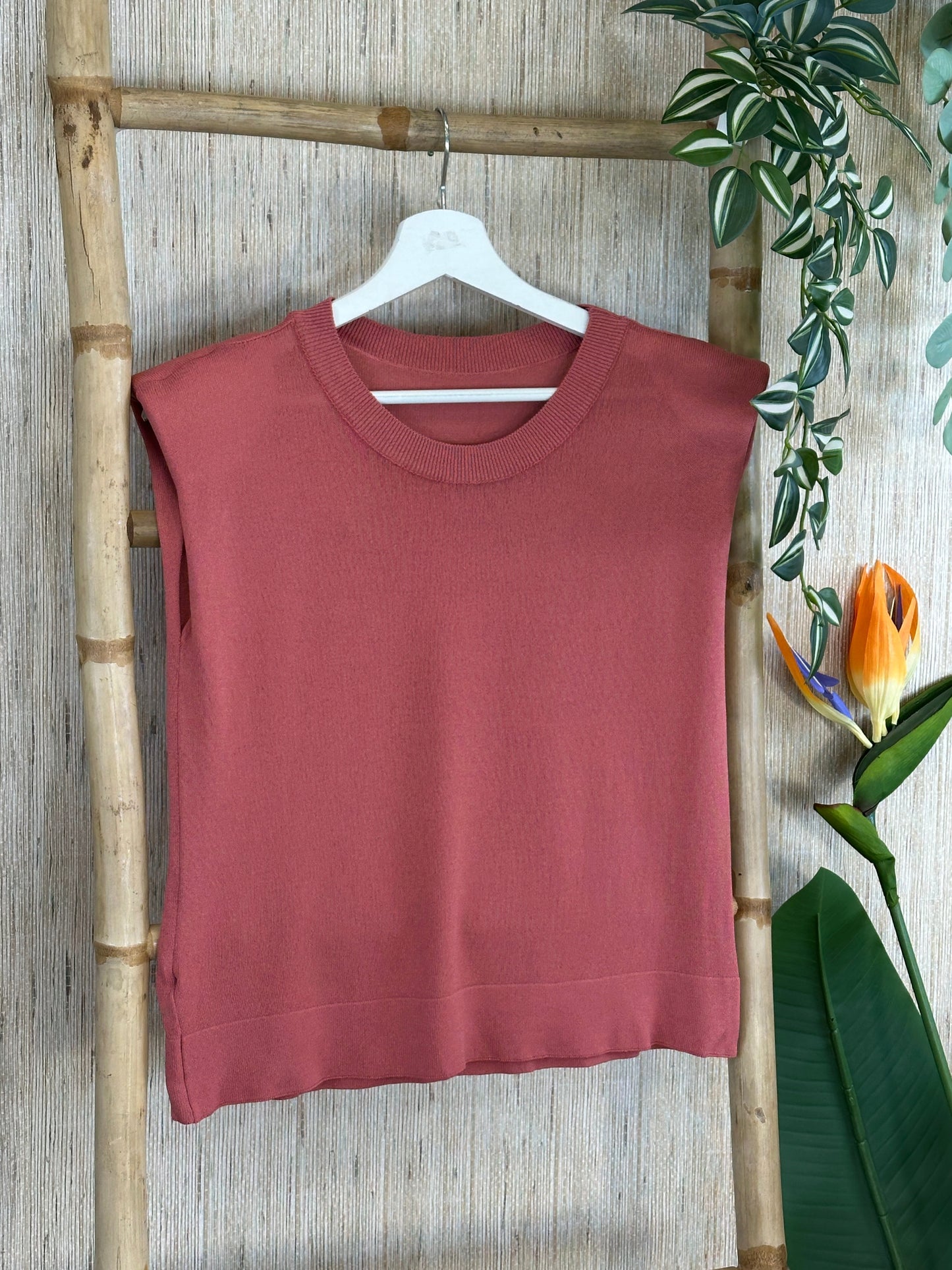 CAMISETA PUNTO HOMBRERAS