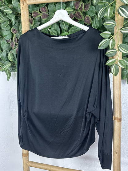 CAMISETA SATINADA CUELLO BARCO