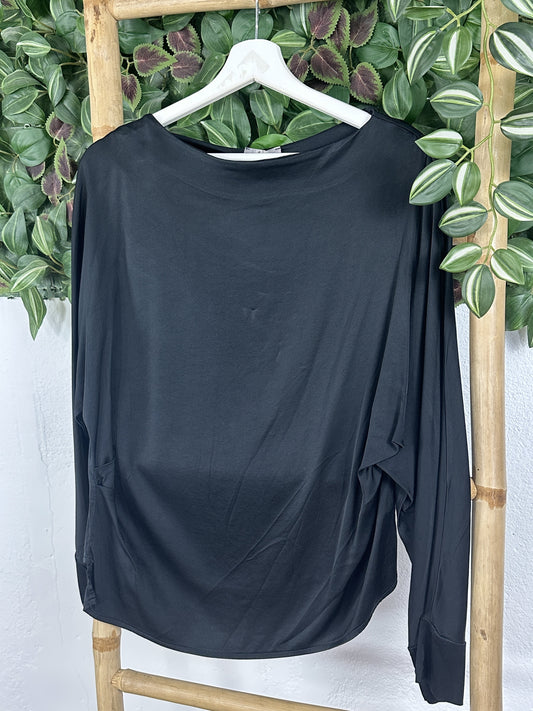 CAMISETA SATINADA CUELLO BARCO