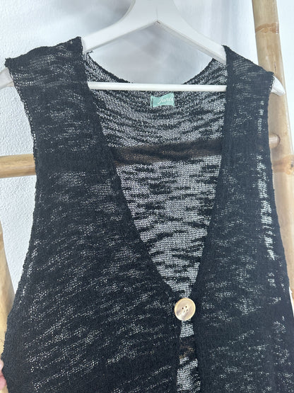 LONG BUTTON VEST