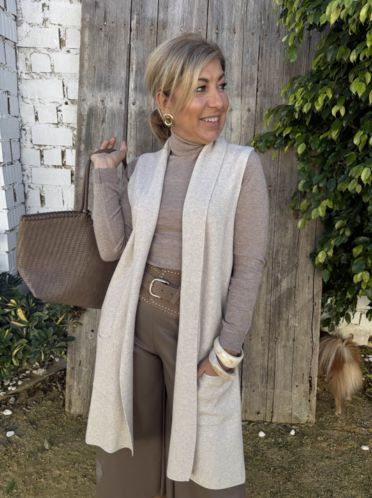 CHALECO LARGO DE PUNTO BOLSILLO DELANTERO