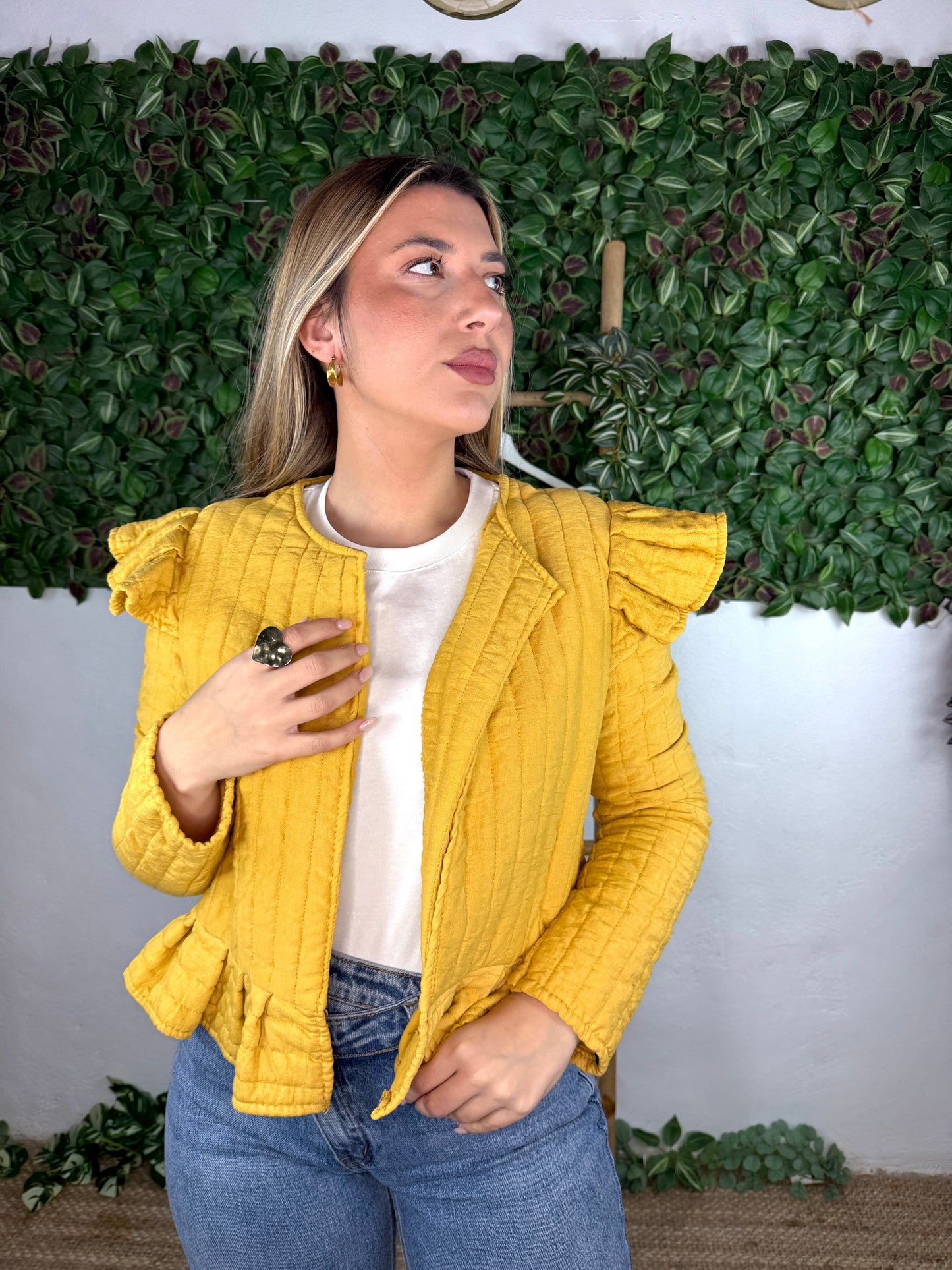 CHAQUETA ACOLCHADA VOLANTE