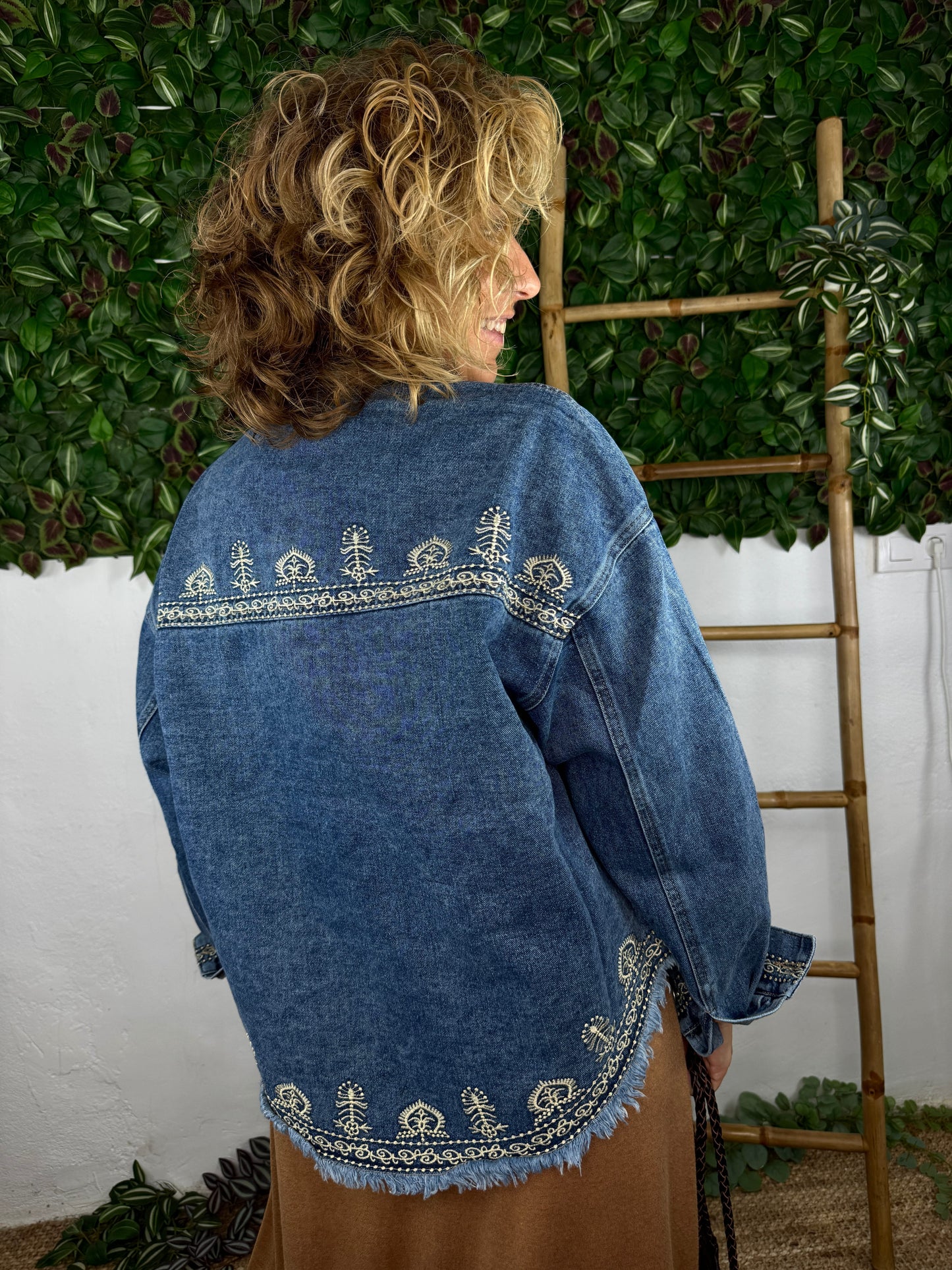 CHAQUETA VAQUERA BORDADA