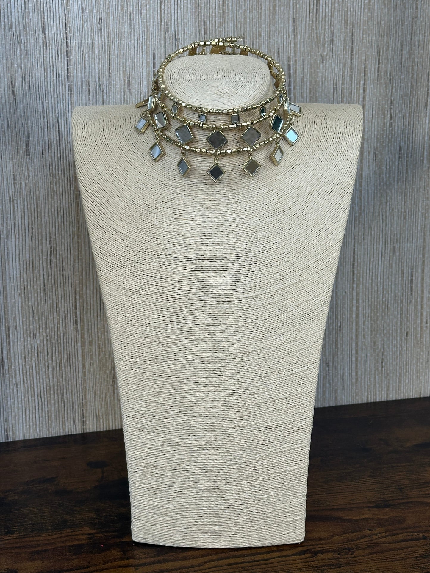 CHOKER RIYA