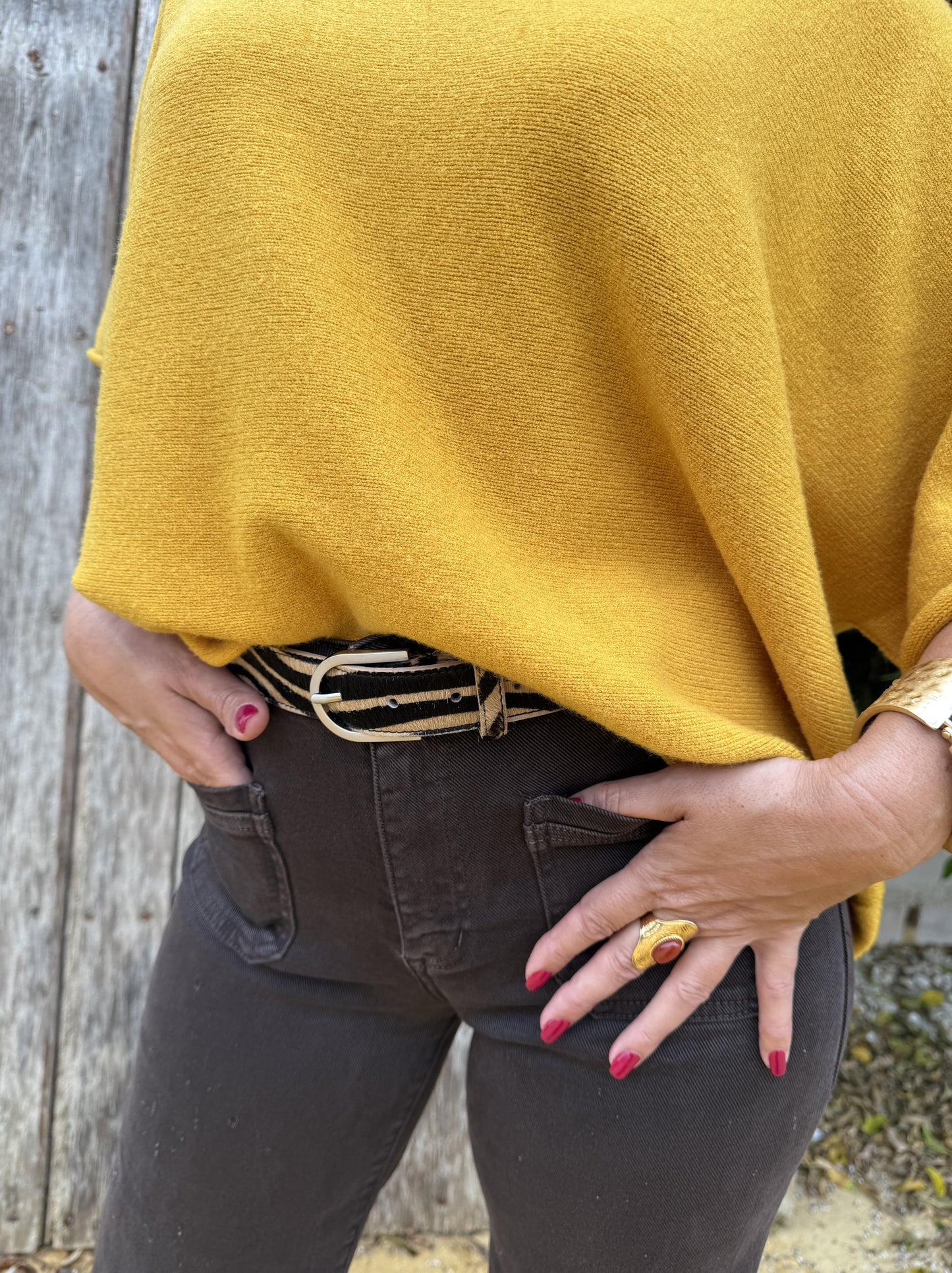 CINTURÓN DE PIEL CON PELO