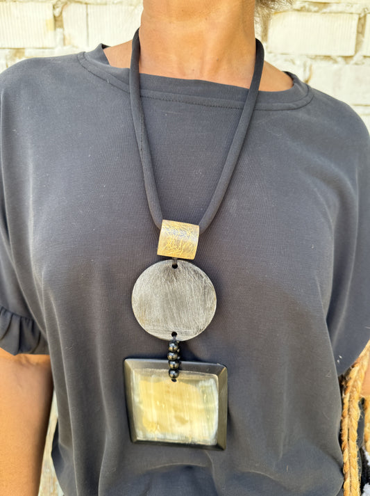 COLLAR ÉTNICO REGULABLE