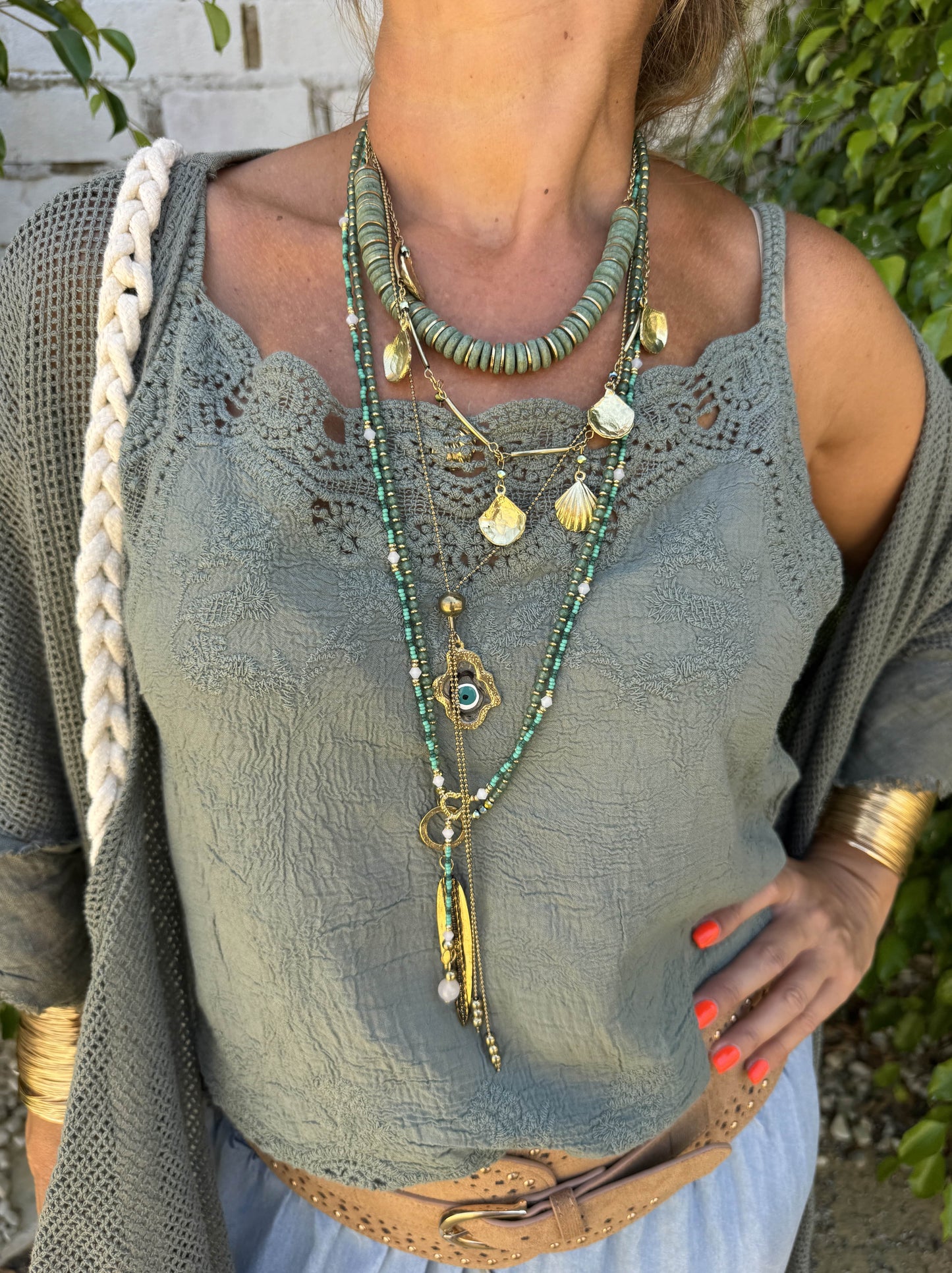 COLLAR HIPPIE