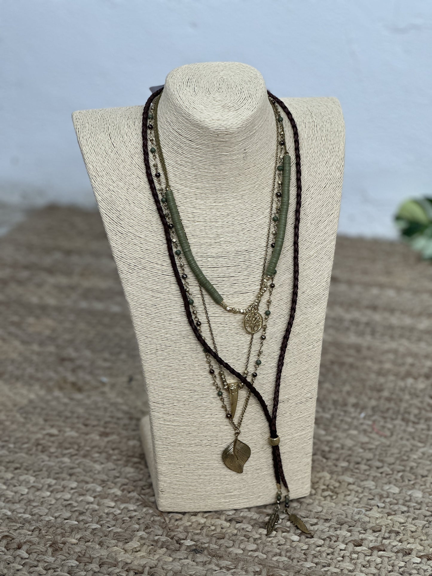 COLLAR HIPPIE