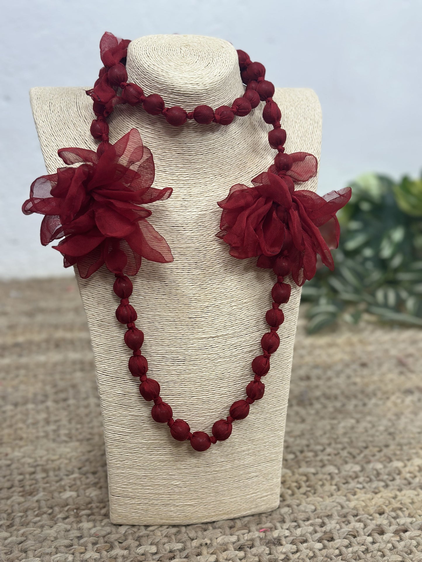 COLLAR LARGO BOLAS FLOR