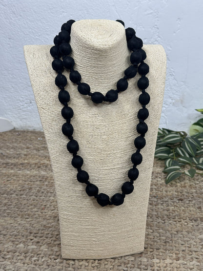 COLLAR LARGO BOLAS TELA TRANSPARENCIA