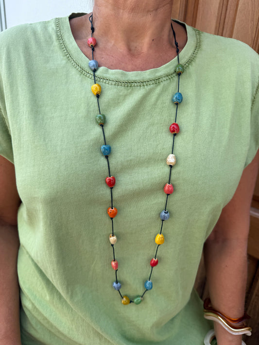 COLLAR BOHO CON PERLAS COLORIDAS