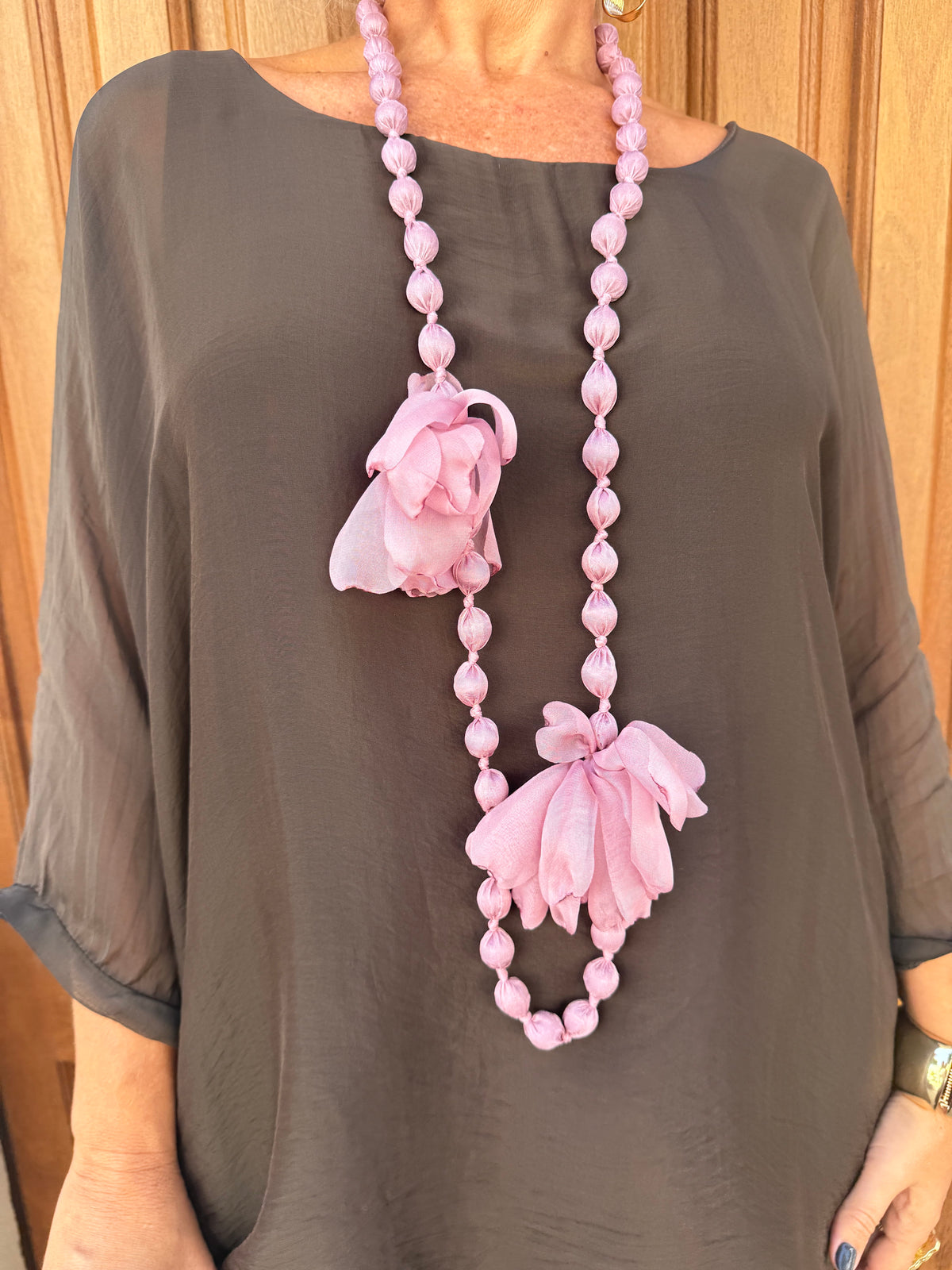 COLLAR LARGO BOLAS FLOR