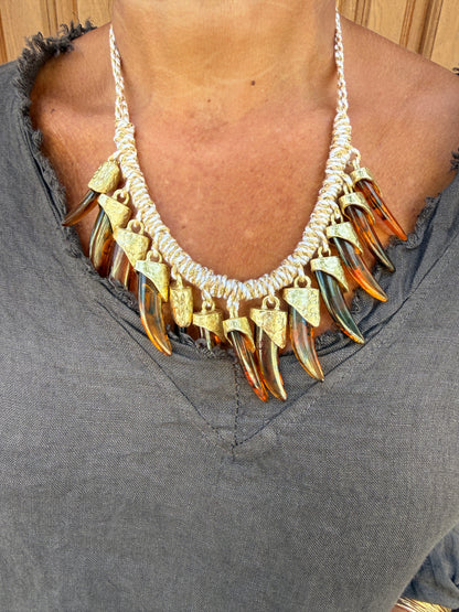 COLLAR COLMILLOS