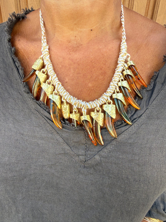 COLLAR COLMILLOS