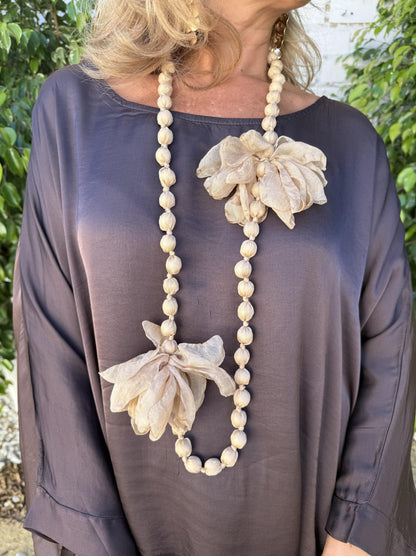 COLLAR LARGO BOLAS FLOR