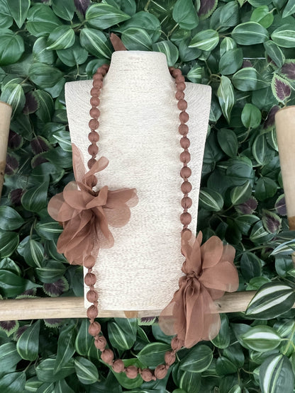 COLLAR LARGO BOLAS FLOR