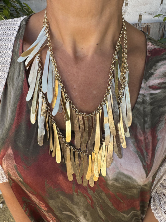 COLLAR PLUMA DORADO