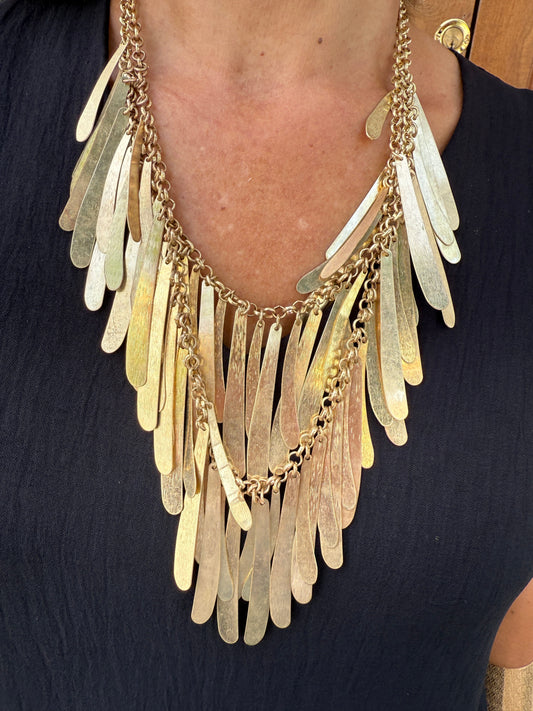 COLLAR PLUMA DORADO