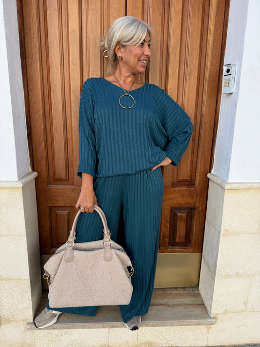 CONJUNTO CURVY REYES